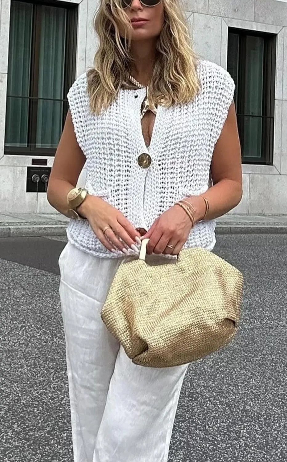 CHARTOU Women Chunky Knit Vest Button Down Sleeveless Sweater Tank Tops Going Out Outfits