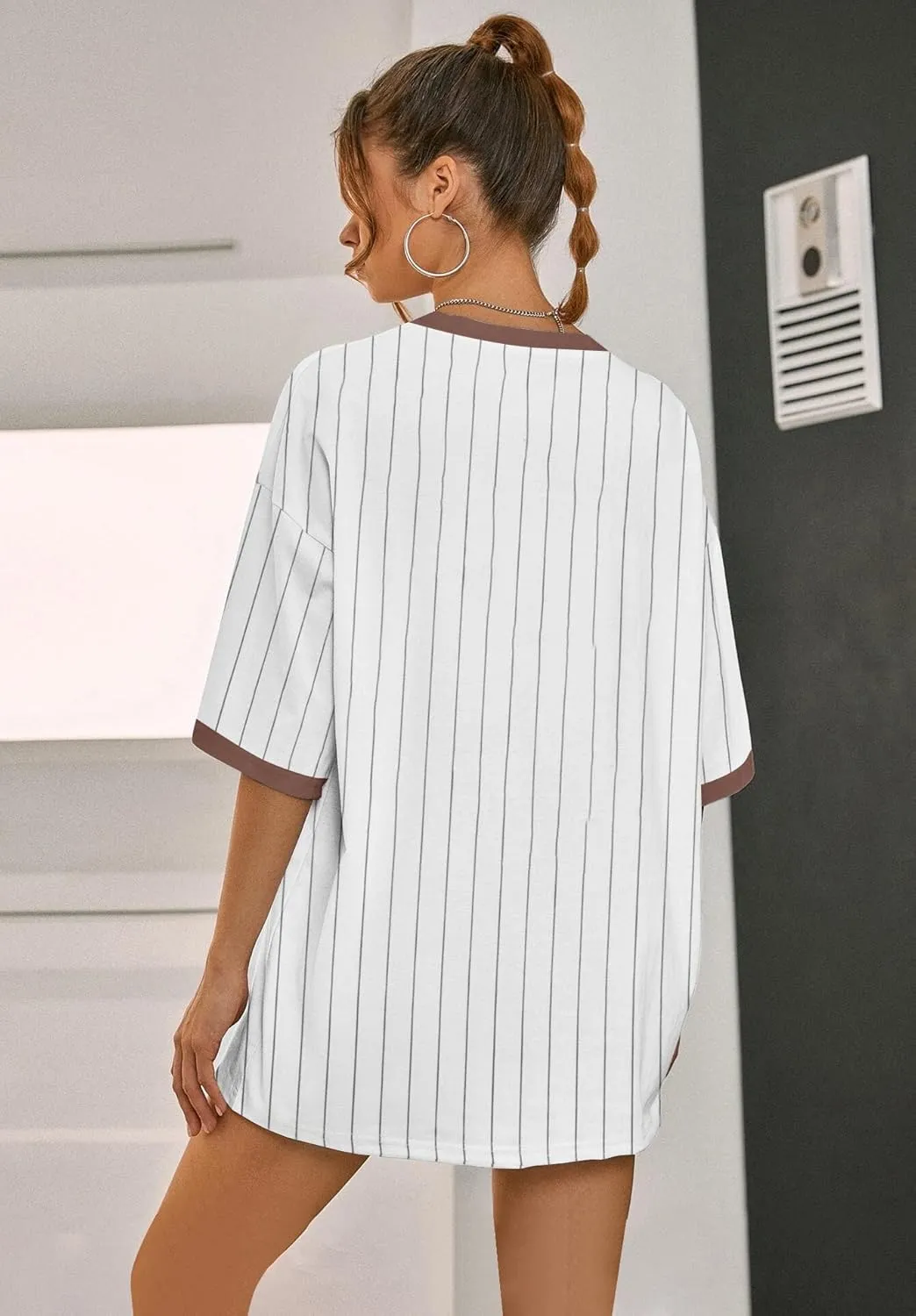 Oversized Jersey Shirts for Women V Neck Tshirt Striped Number Graphic Shirt Casual Y2k Streetwear Tee Tops